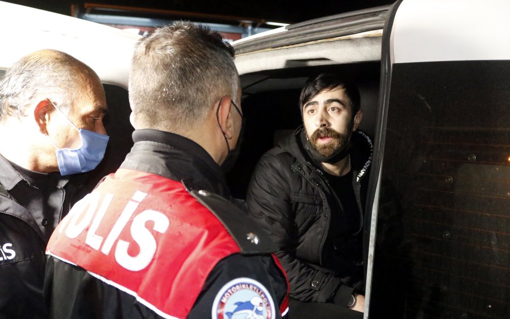 Dur ihtarından kaçan ve kaza yapan otomobilde uyuşturucu bulundu