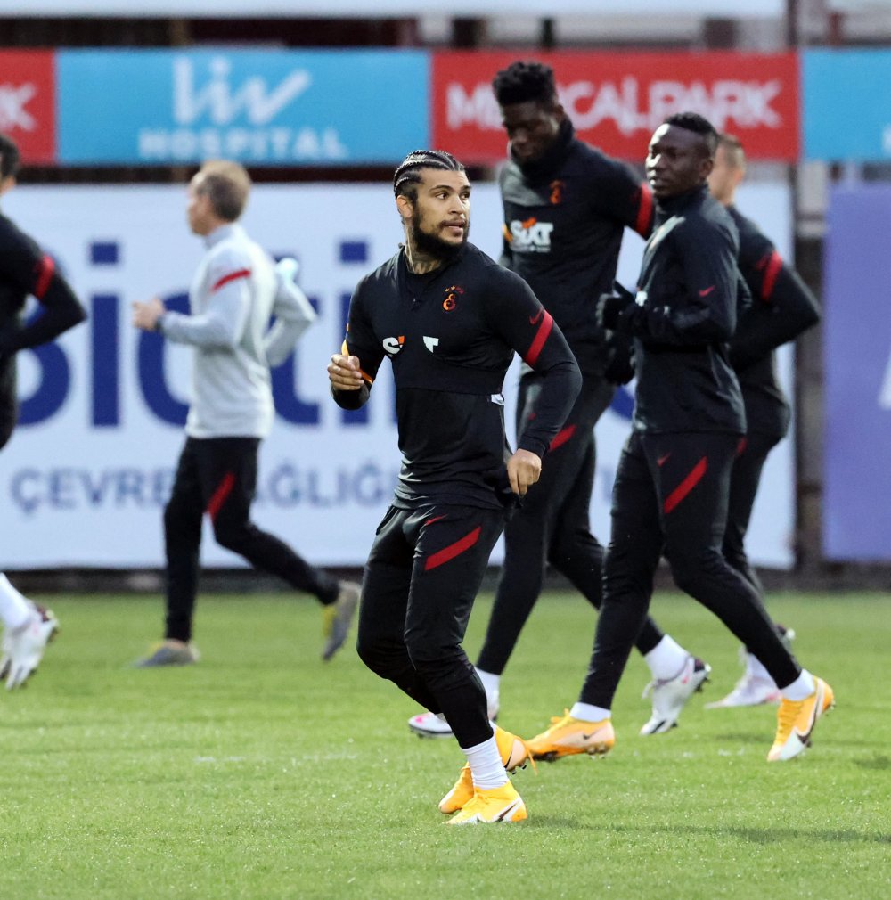 Galatasaray'da Mohamed ve Yedlin antrenmanda