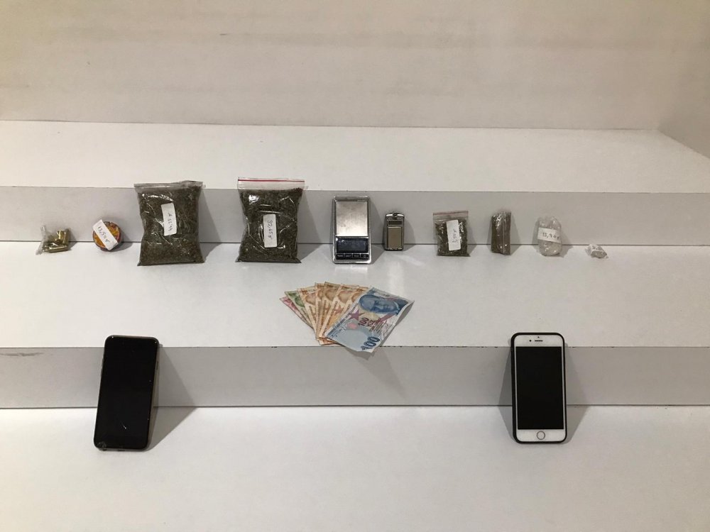 İstanbul'da sokak satıcılarına yönelik operasyon: 50 gözaltı