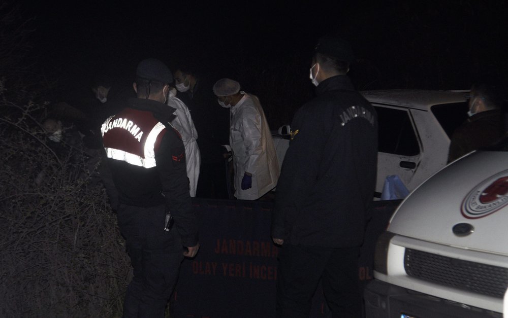 Manisa'da otomobilde başlarından vurulan 4 genç hayatını kaybetti