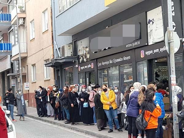 Pandemiyi unutup ucuz çeyiz kuyruğuna girdiler