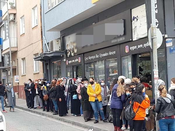 Pandemiyi unutup ucuz çeyiz kuyruğuna girdiler