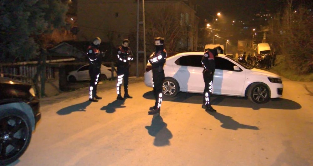 Ümraniye'de hareketli anlar; polis uyarı ateşi açtı