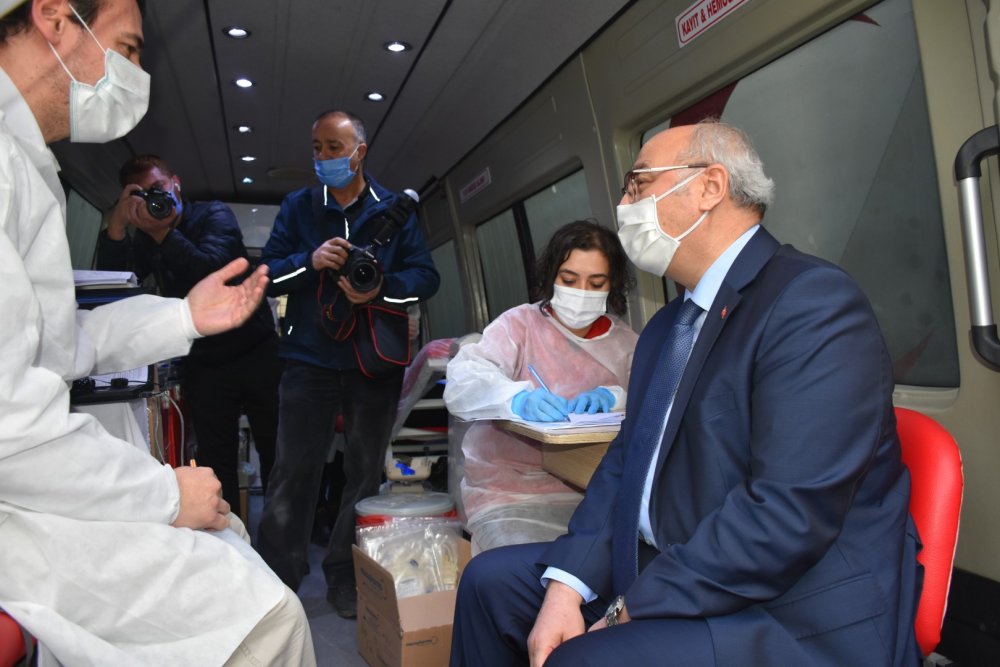 Vali Köşger, küçük Kaan'ın kök hücre bağışı kampanyasına destek verdi