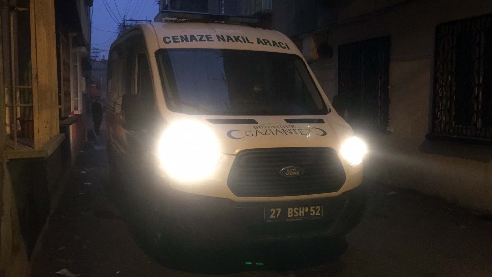 Yaşlı adam, yalnız yaşadığı evde çıkan yangında öldü