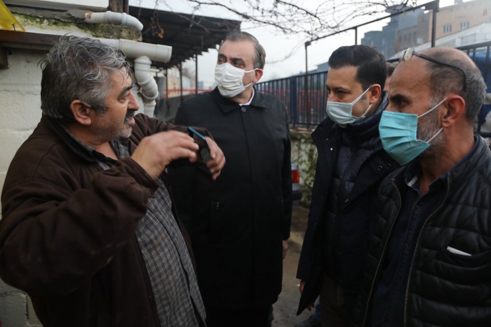 AK Parti heyeti sel felaketinin yaşandığı İzmir'de temaslarını sürdürdü