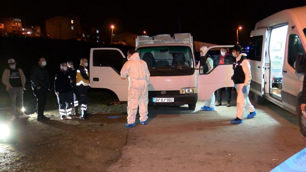Avcılar'da eşi ve eniştesini öldüren kişi Başakşehir'de kamyonette ölü bulundu