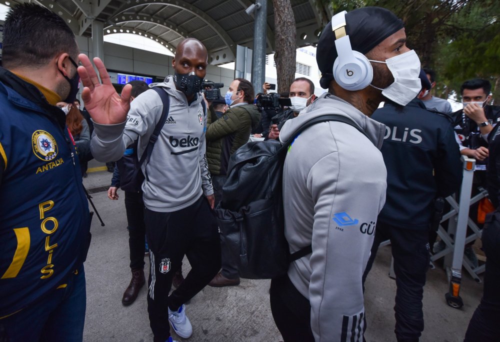 Beşiktaş'a Antalya'da coşkulu karşılama