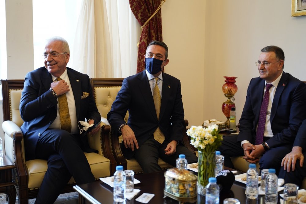 Fenerbahçe heyetinden başkan Lütfü Savaş'a ziyaret