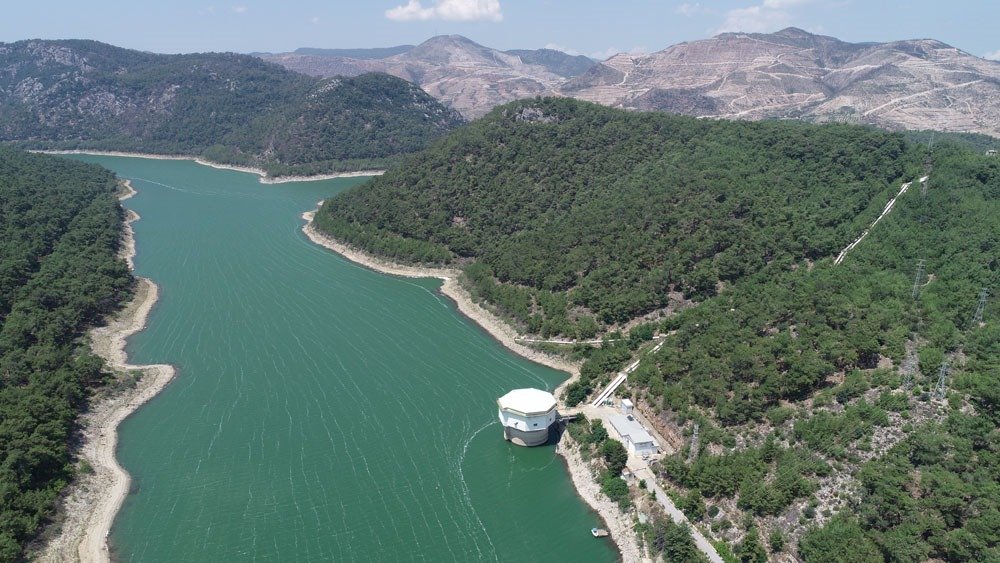 İzmir'de rekor yağışla birlikte barajlar bir gecede doldu