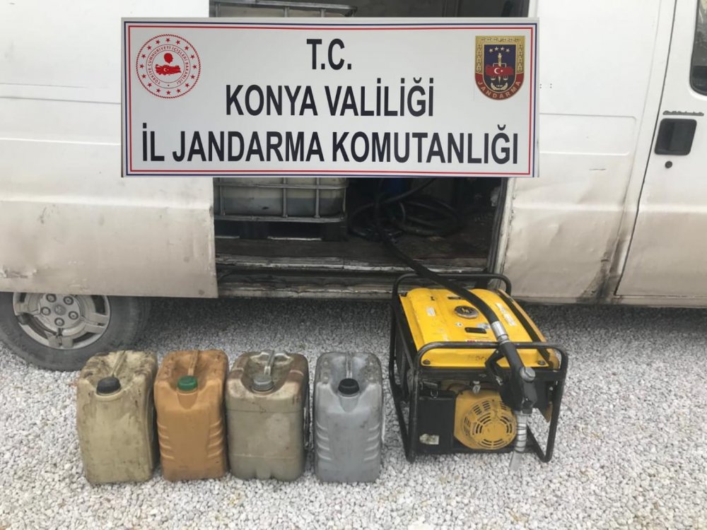Jandarma düzenlediği operasyonda 800 litre kaçak akaryakıt ele geçirdi