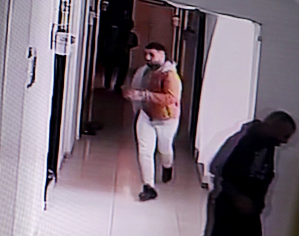 Önce tabancayla vuruldu, sonra yaralı halde darbedildi