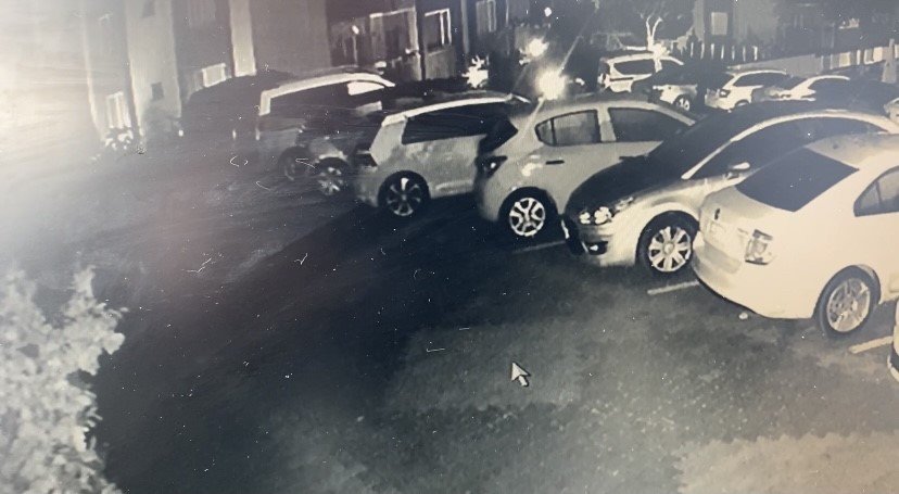 Pendik’te hırsızlar iki otomobili çaldı
