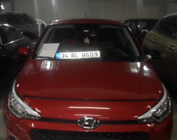 Pendik’te hırsızlar iki otomobili çaldı