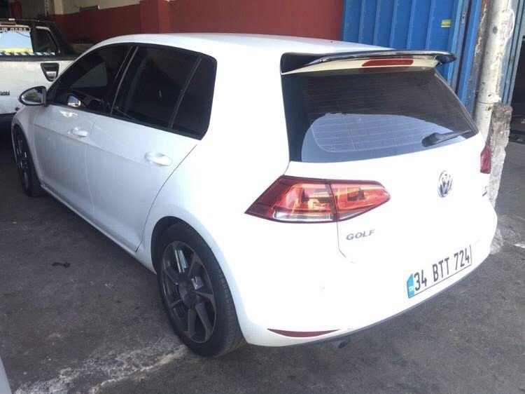 Pendik’te hırsızlar iki otomobili çaldı