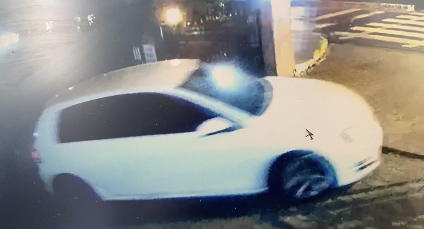 Pendik’te hırsızlar iki otomobili çaldı