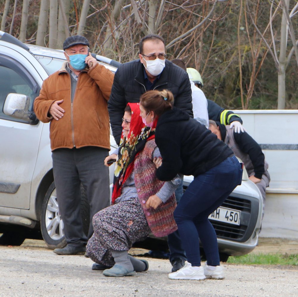 Tekirdağ'da hafif ticari araç ile otomobil çarpıştı: can kayıpları ve yaralılar var