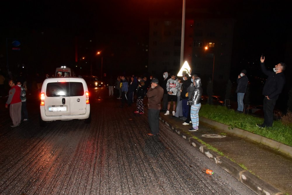10 katlı apartmanın zemin katında çıkan yangında can pazarı yaşandı