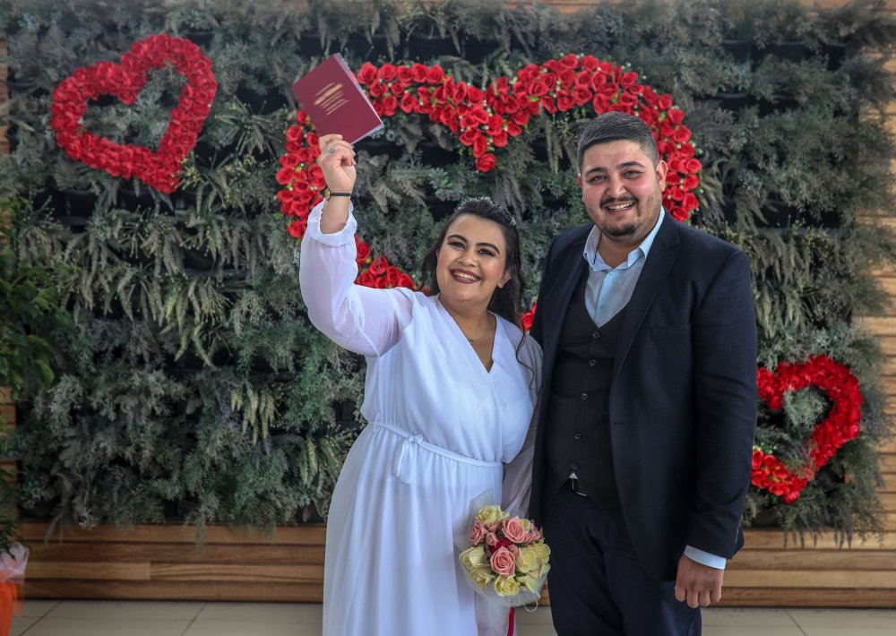 78 bin TL ceza yedi; gelin arabasına 'Türkiye'ye aşkımızı duyurduk' yazdı