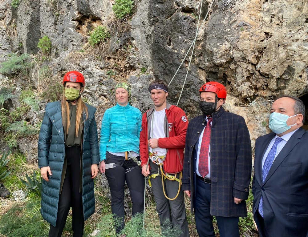 Milli sporcu Özbay için tırmandılar