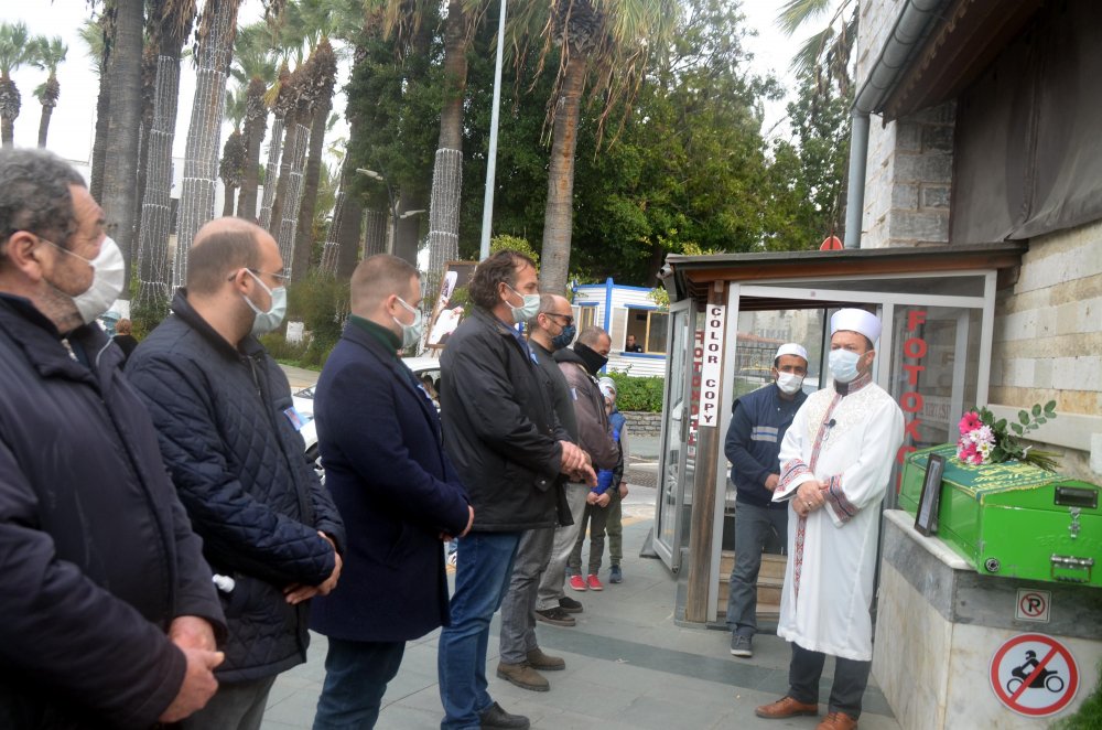 Oyuncu Atilla Pekdemir son yolculuğuna uğurlandı