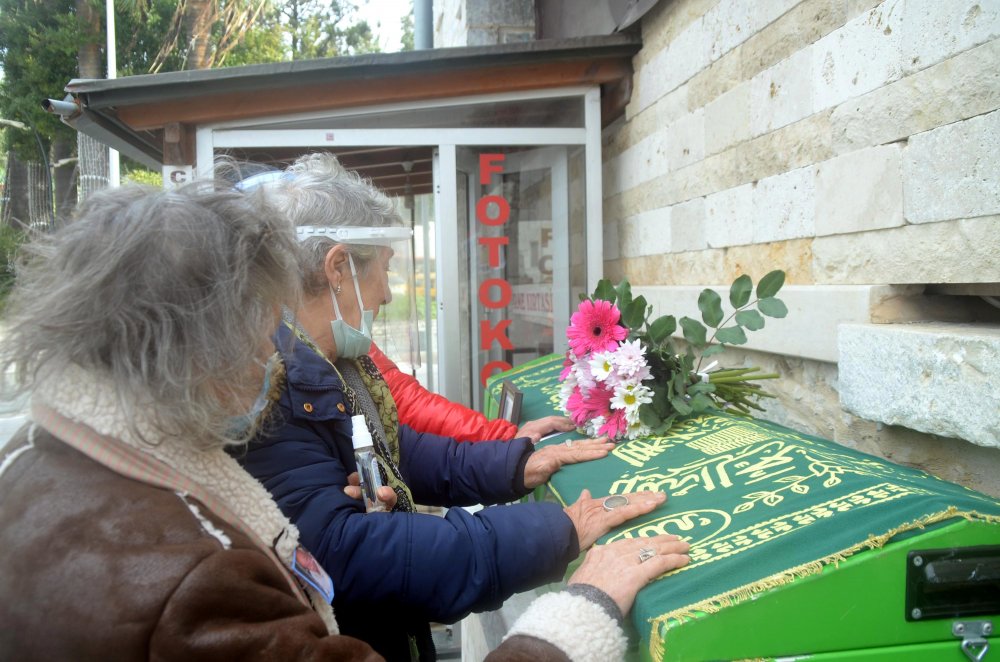 Oyuncu Atilla Pekdemir son yolculuğuna uğurlandı
