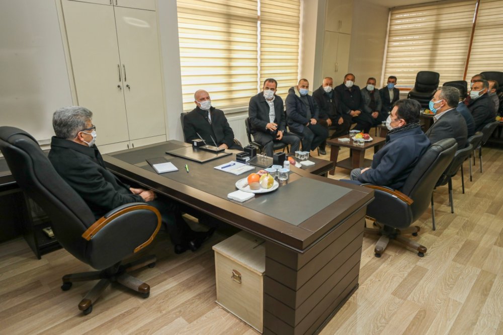 Van Valisi Bilmez'den sebze ve meyve komisyoncularına fırsatçılık uyarısı