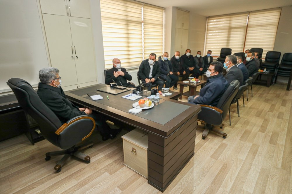 Van Valisi Bilmez'den sebze ve meyve komisyoncularına fırsatçılık uyarısı