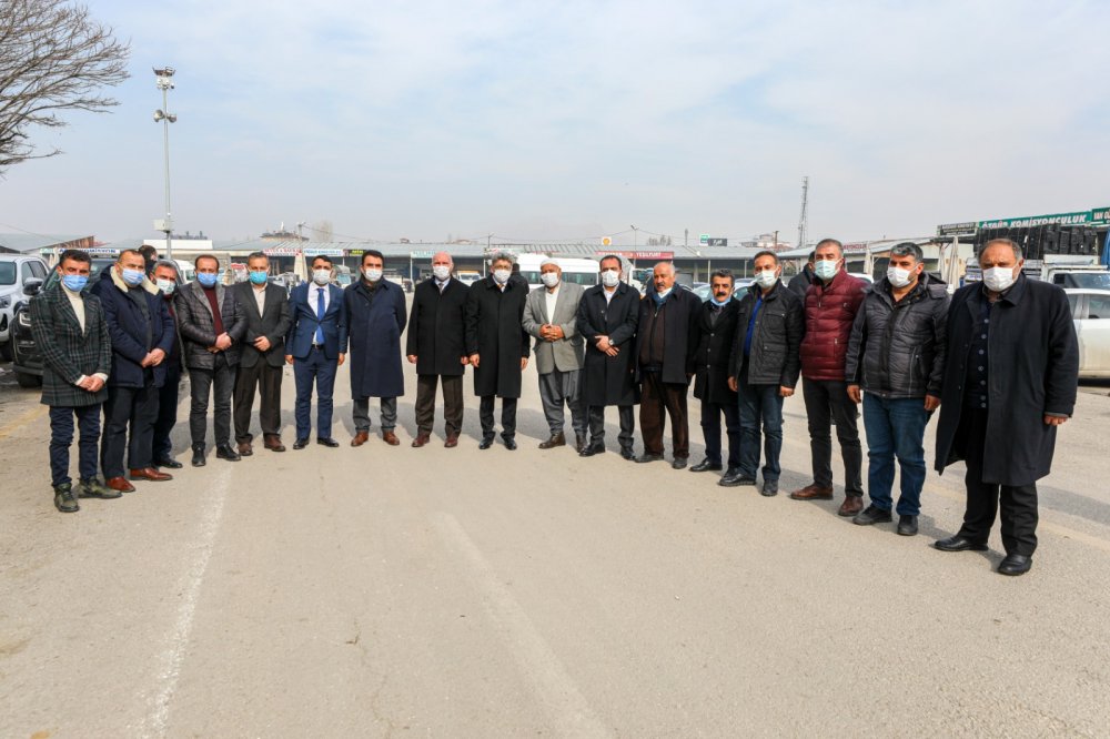 Van Valisi Bilmez'den sebze ve meyve komisyoncularına fırsatçılık uyarısı