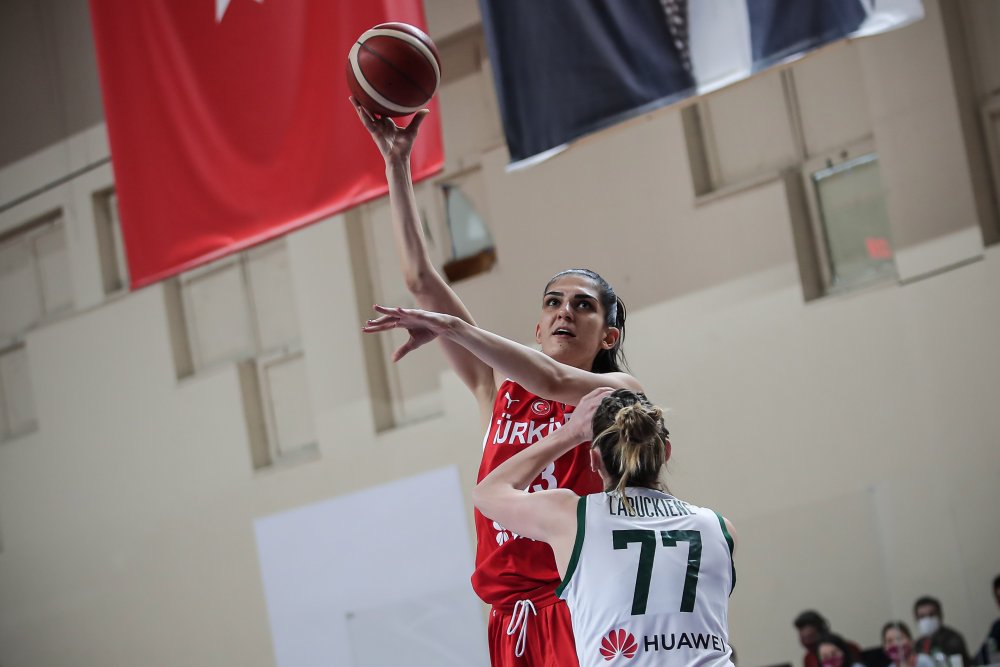 A Milli Kadın Basketbol Takımı, Litvanya'yı devirdi