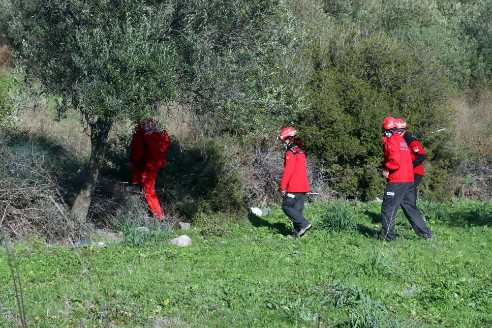Acılı haberi alan aile gözyaşlarına boğuldu: Ailesiyle yazlığına gelen tıp öğrencisi kayboldu, ekipler aramayı sonlandırdı