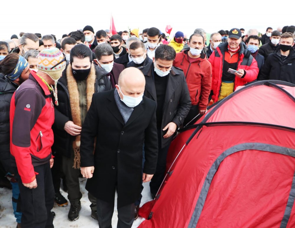 Ağrı Dağı 6 yıl sonra tırmanışa açıldı