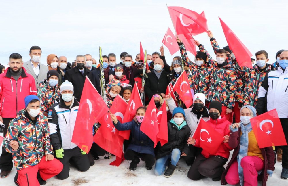 Ağrı Dağı 6 yıl sonra tırmanışa açıldı