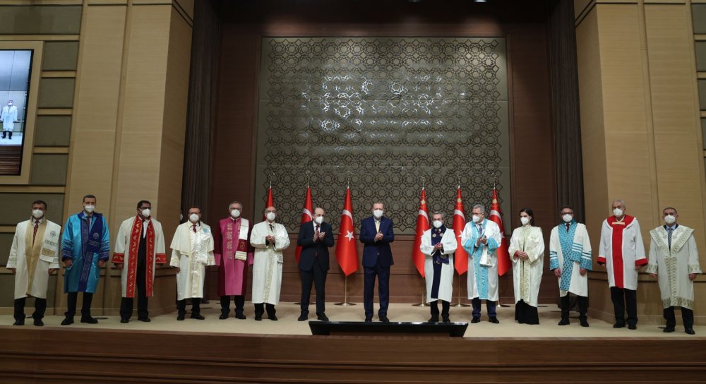 Erdoğan: Üniversitelerimiz farklı değerler üretir hale gelerek birbirinin kopyası olmaktan çıkmıştır