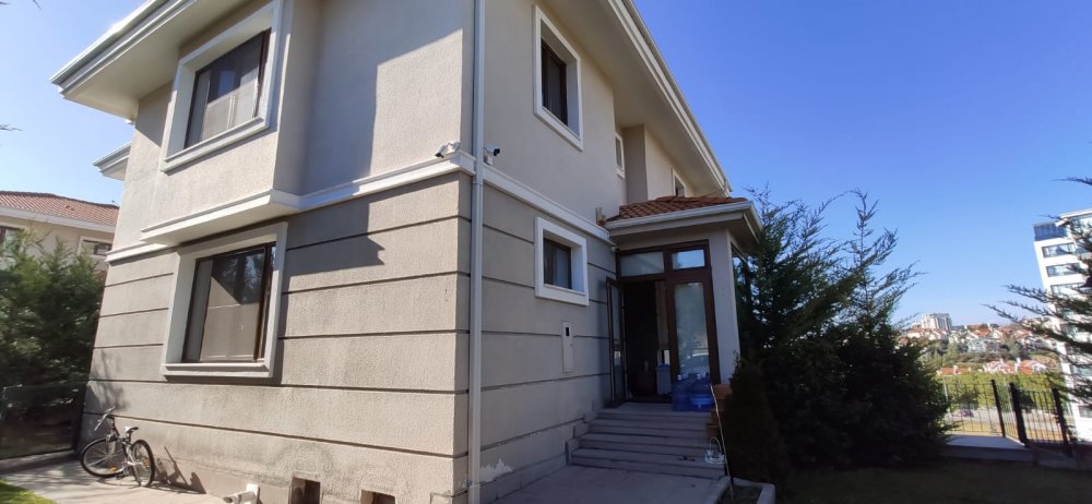 FETÖ'den aranan dernek başkanı ile eşi, gaygubet evinde yakalandı