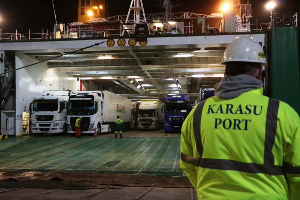 Karasu’dan Köstence’ye ilk RO-RO seferi yola çıktı