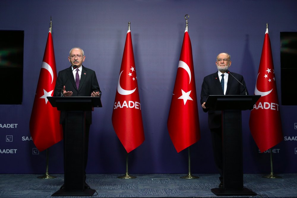Kılıçdaroğlu, Karamollaoğlu'nu ziyaret etti