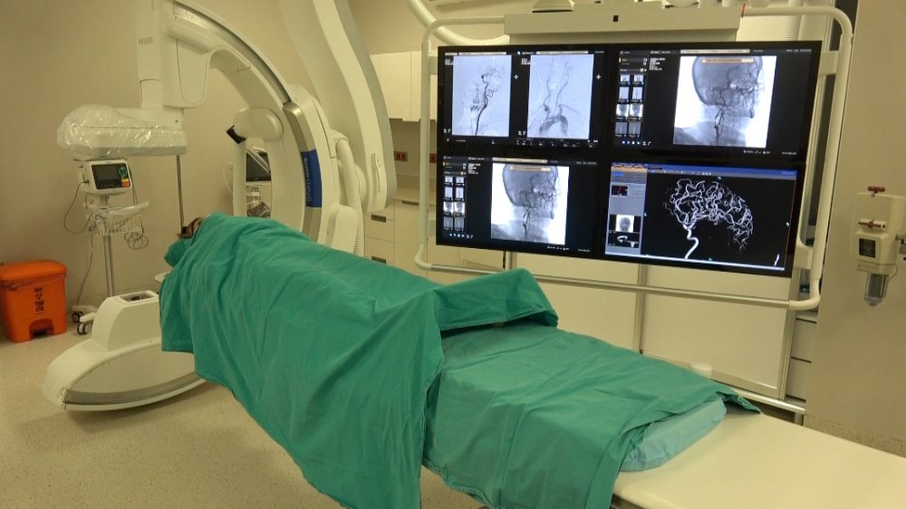 'Koronavirüs hastalarının 3'te 1'inde beyin ve sinir sistemi ciddi şekilde etkileniyor'