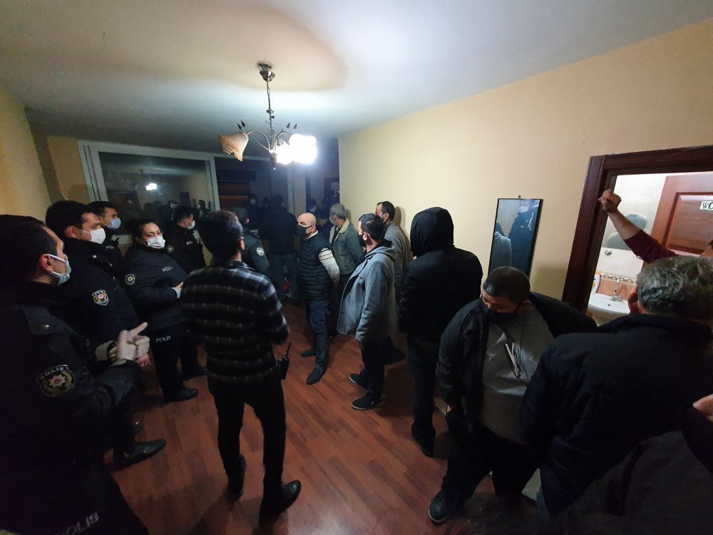 Polisi kamerayla izleyip, telsizden dinleyen kumarcılara çilingirli baskın