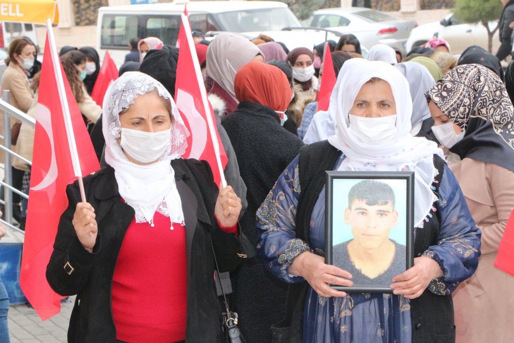 Şırnaklı kadınların HDP önündeki eyleminde 22'nci hafta; 'Neden oğlumu götürdüler'