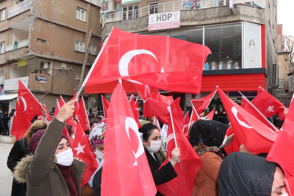 Şırnaklı kadınların HDP önündeki eyleminde 22'nci hafta; 'Neden oğlumu götürdüler'