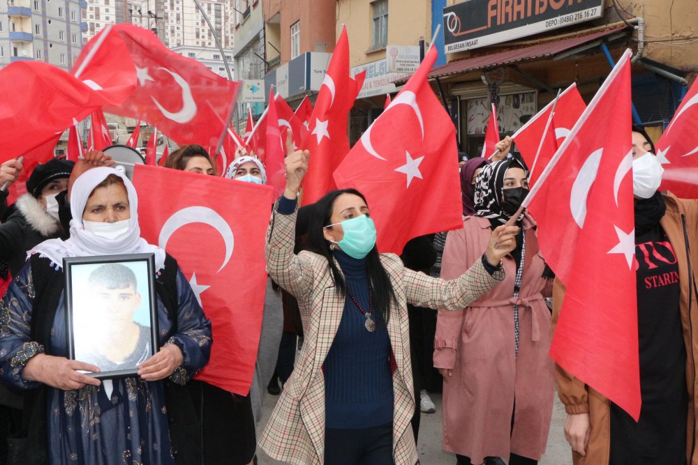 Şırnaklı kadınların HDP önündeki eyleminde 22'nci hafta; 'Neden oğlumu götürdüler'