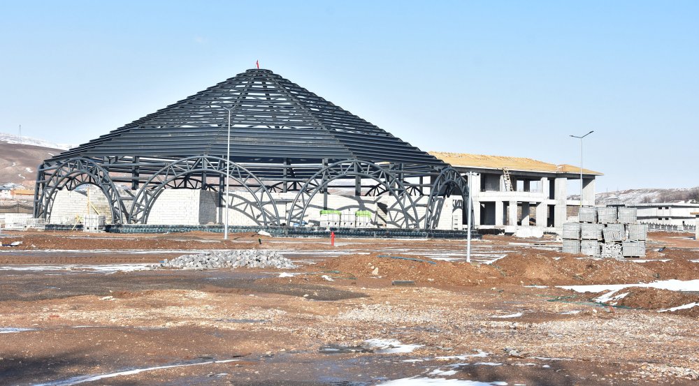 Sivas'ta Sultan Abdülhamid'e at yetiştirilen haraların da içinde olduğu kültür park çalışması