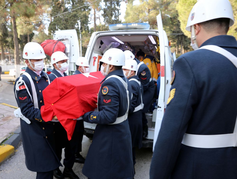Suriye’de şehit olan astsubayın cenazesi Gaziantep'e getirildi