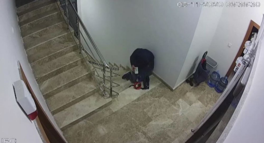 45 EVDEN 5 MİLYON LİRALIK HIRSIZLIK YAPAN ŞÜPHELİLER:  evlerin kapılarını kredi kartı yardımı ile açmışlar