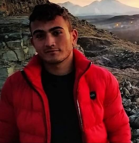 Aksaray’da motosiklet kum yığınına çarptı : 1 ölü, 1 yaralı 