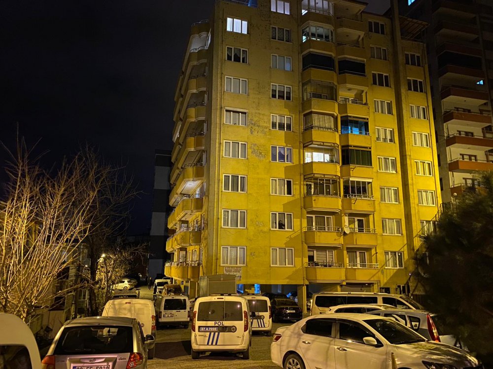 Apartmanın 8'inci katından atladığı iddia edilen genç kadın ağır yaralandı