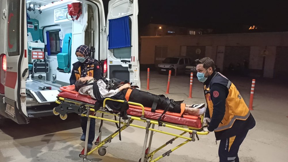 Bursa'da motosiklet ile bisiklet çarpıştı; 3 yaralı