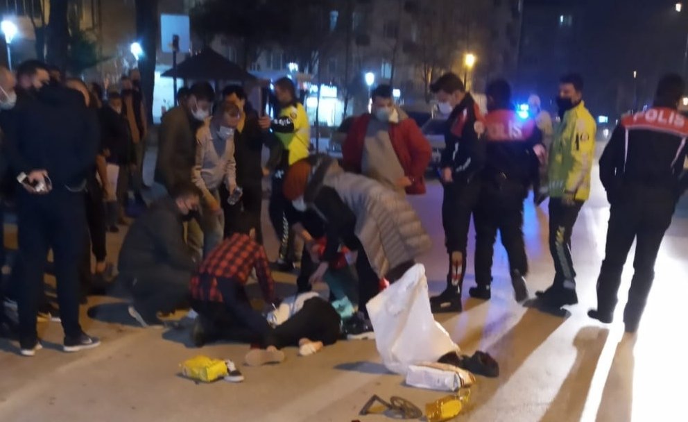 Bursa'da motosiklet ile bisiklet çarpıştı; 3 yaralı