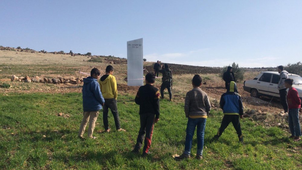 Göbeklitepe yakınlarına bırakılan metal blok, güvenlik güçlerini alarma geçirdi